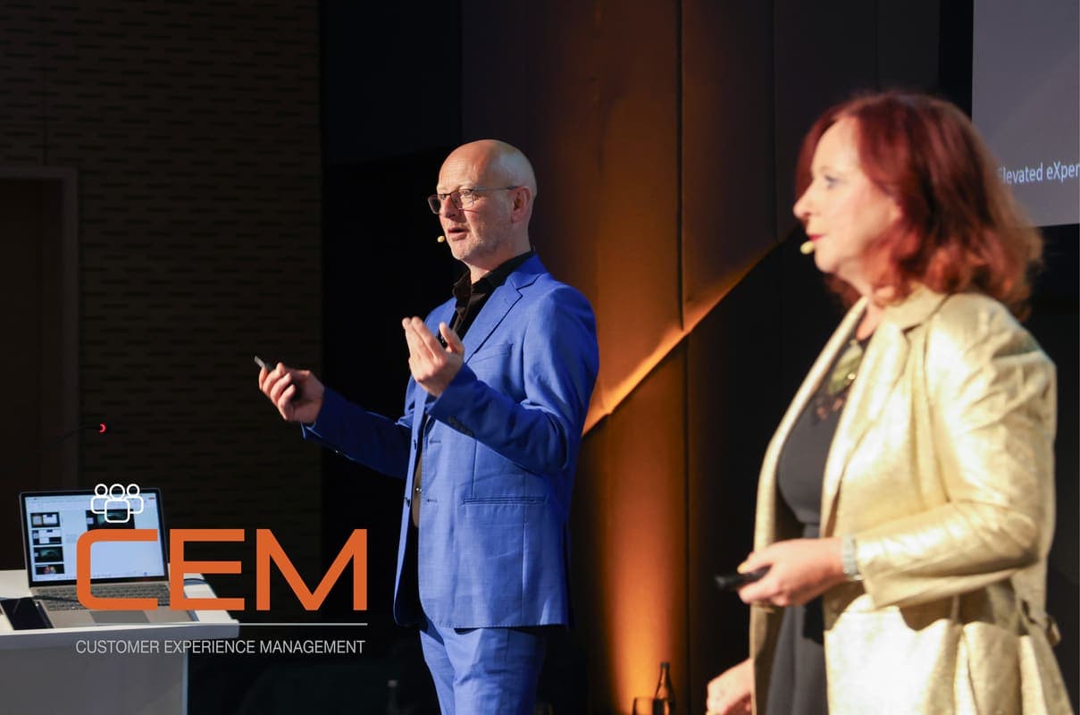 Andy Jarvis presenting at the Customer Experience Management conference